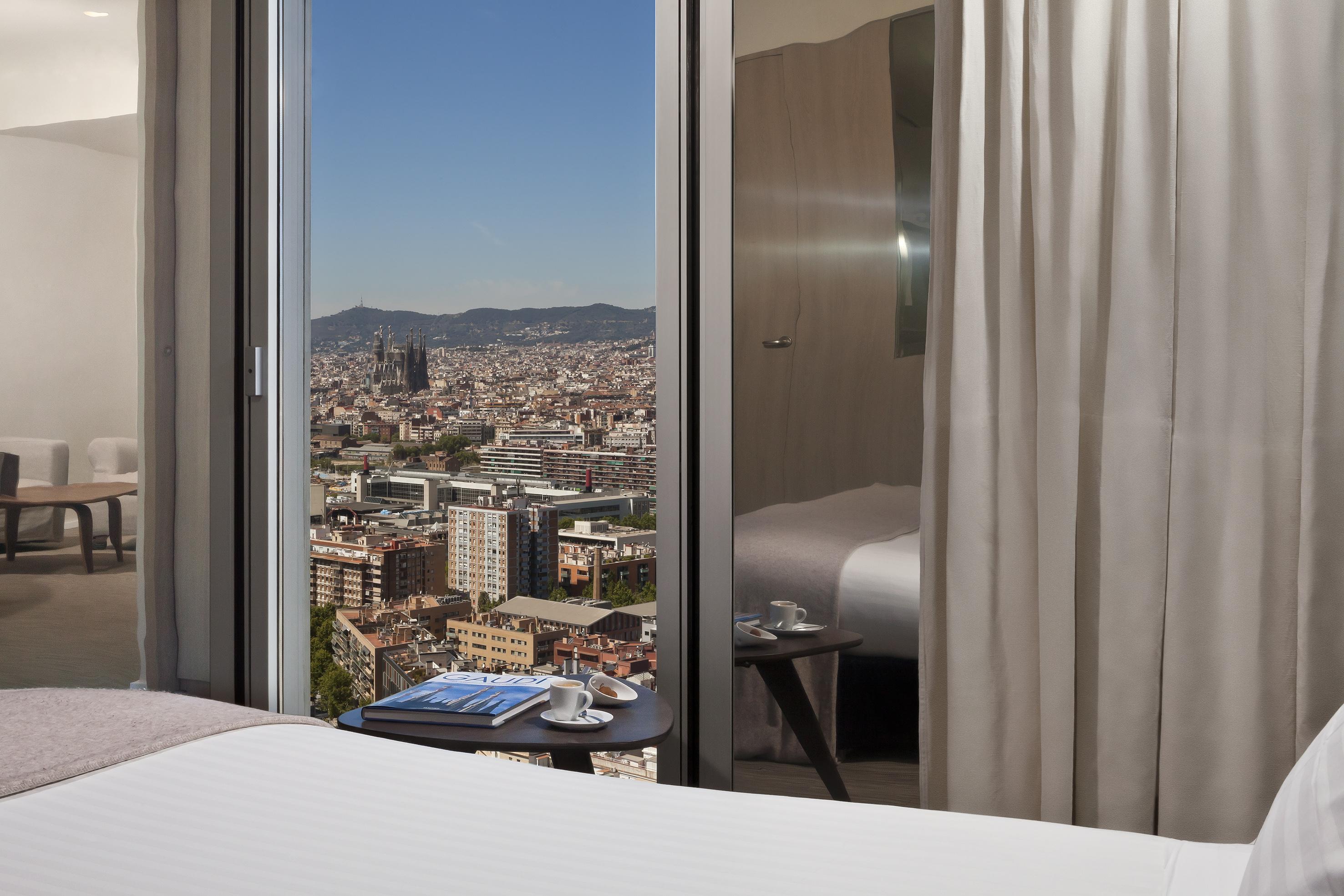 The Level At Melia Barcelona Sky Hotel Екстериор снимка