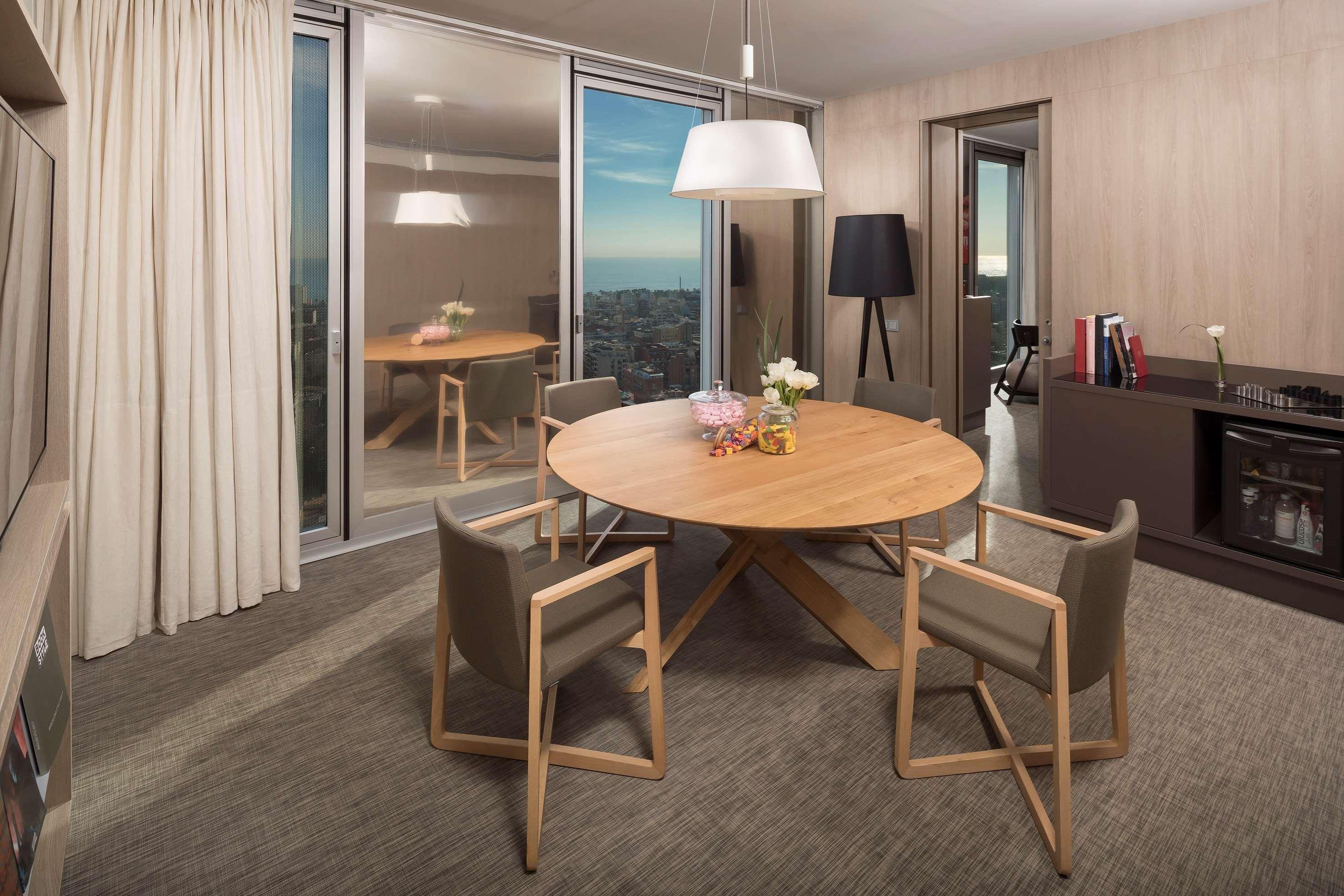 The Level At Melia Barcelona Sky Hotel Екстериор снимка
