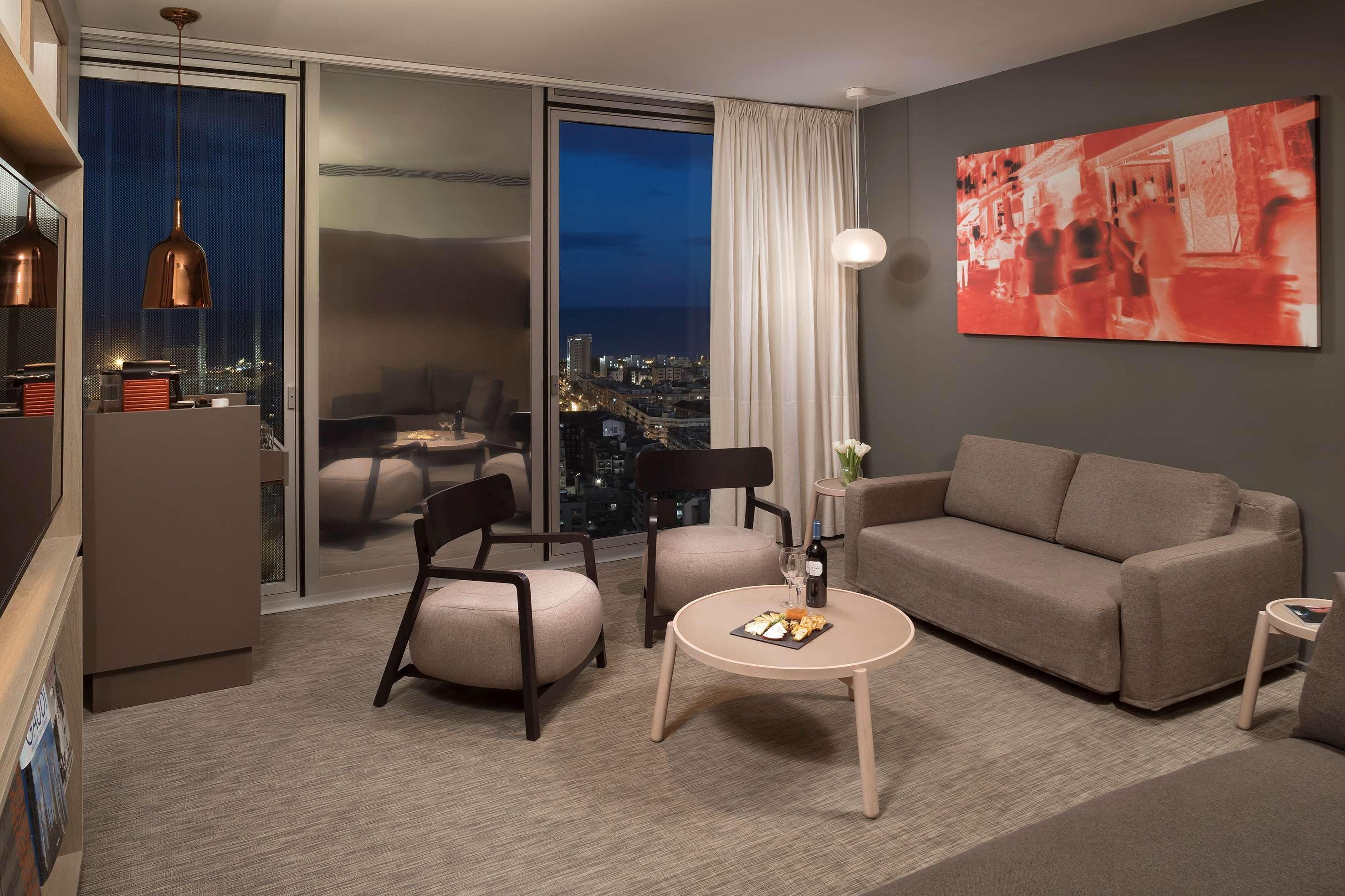 The Level At Melia Barcelona Sky Hotel Екстериор снимка