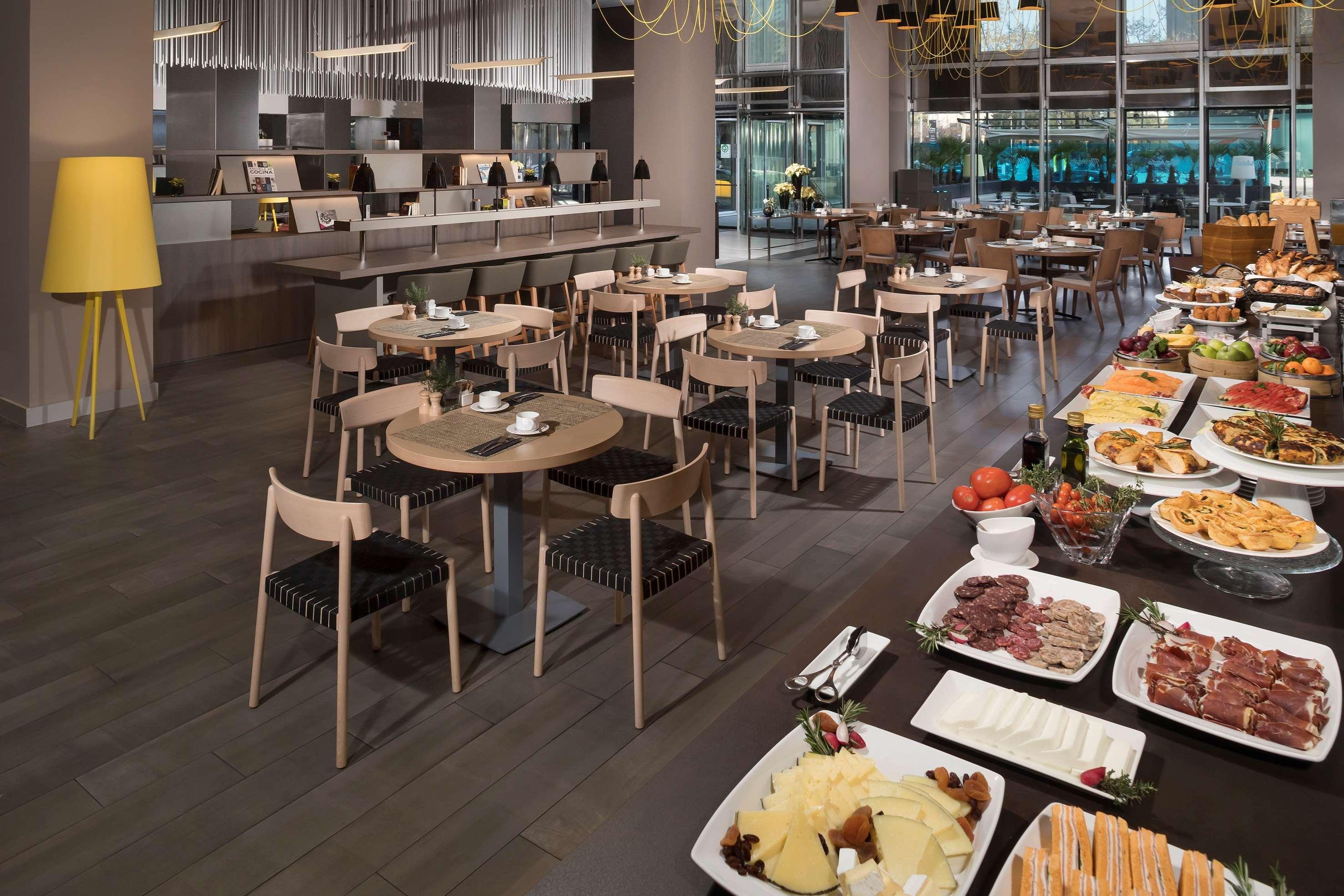 The Level At Melia Barcelona Sky Hotel Екстериор снимка