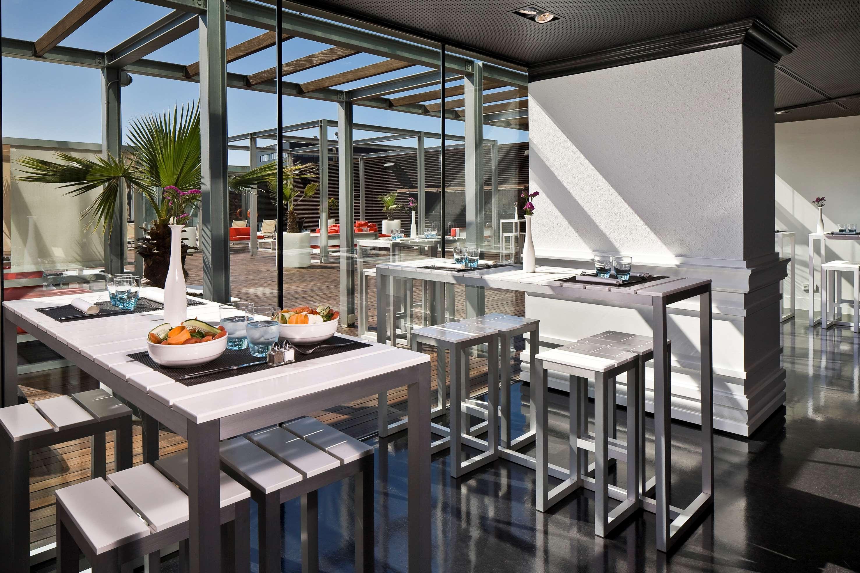 The Level At Melia Barcelona Sky Hotel Екстериор снимка