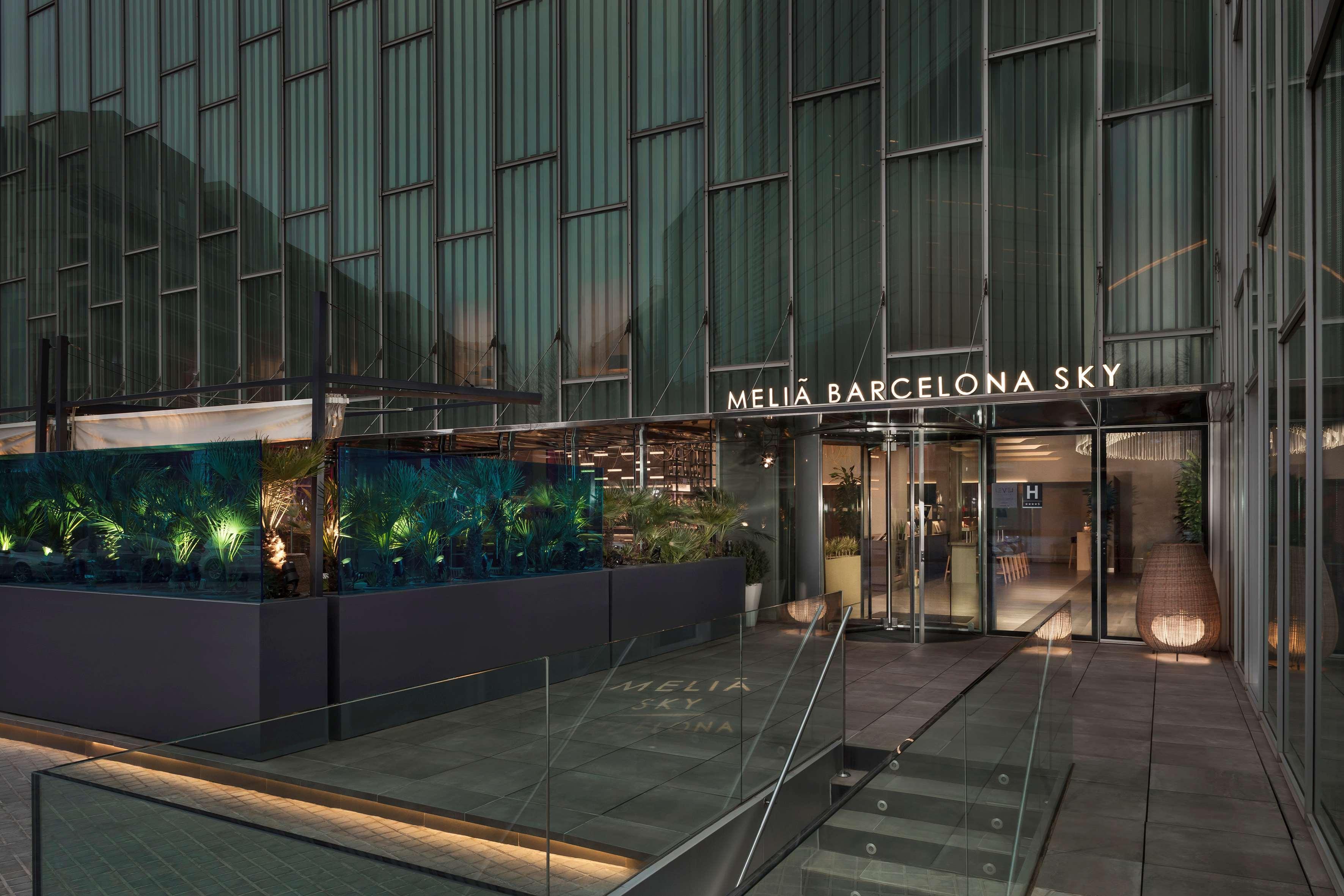 The Level At Melia Barcelona Sky Hotel Екстериор снимка