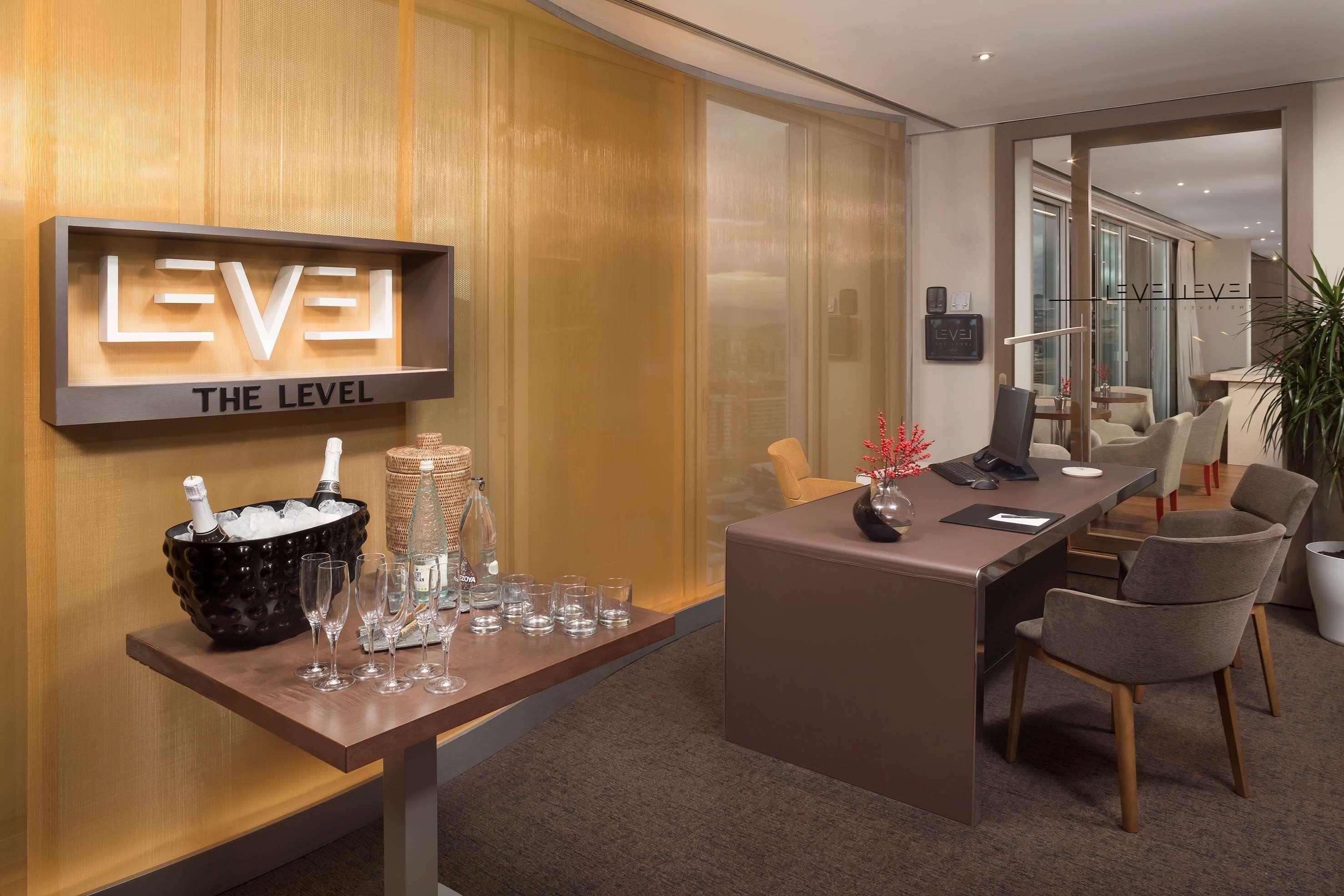 The Level At Melia Barcelona Sky Hotel Екстериор снимка