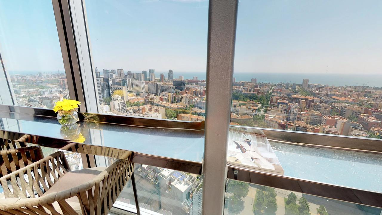 The Level At Melia Barcelona Sky Hotel Екстериор снимка